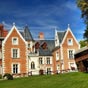 Amboise : le Clos Lucé. C'est françois Ier qui offrit à Léonard de Vinci sa véritable première demeure : le manoir de Cloux (aujourd'hui le Clos Lucé) situé à quelques centaines de mètres du château royal. Léonard de Vinci, grâce à la pension accordée par