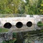 Le Pont du Moulin dans le parc du château.