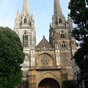 Bayonne : cathédrale Notre-Dame. Dès le XIIIème siècle, le magnifique édifice servait de point de repère aux pèlerins, mais les deux hautes flèches qui nous guident aujoud'hui ne datent que du XIXème siècle.