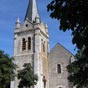 La Chapelle Saint-Mesmin : l'église bâtie à flanc de coteau au-dessus de la grotte dite du dragon aux XIème et XIIème siècles surplombe le fleuve majestueux et constitue avec ses trois nefs un monument tout en simplicité et en harmonie.