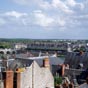 Vue depuis la place du château, ancienne avant-cour du château, jadis entourée de maisons de dignitaires de la cour. 