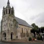 Sainte Solange, ce petit village honore la sainte patronne du Berry qui naquit au IXème siècle à Saint-Martin-du-Crot. Le clocher-porche, ouvert sur trois côtés, et le portail sont les seuls éléments romans restés intacts depuis la construction d'origine 