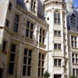 Façade intérieure et tour d'escalier principal du Palais Jacques-Cœur.