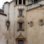 Hôtel Lallemant : Angle ouest de la cour, tourelle du petit escalier.