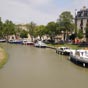 On retrouve avec plaisir le canal du Midi. Rappelons que ce canal est aussi appelé canal des Deux-Mers car il relie la mer Méditerranée à l'océn Atlantique.