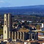 Eglise Saint-Vincent : Sa nef a été construite dans le style roman byzantinles. Le clocher très élevé (54 m) servait de tour de guet. Quatre statues du XIVème s. qui ornaient le portail ont été transportées à l'intérieur de l'église. Elles représentent de