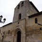 A Carrión de los Condes, l'église Santa María del Camino ou de la Victoria a été édifiée au XIIe siècle. Son portail est dans le plus pur style roman. Les thèmes évoquent la Nativité, l'Epiphanie et sur l'archivolte, figurent les vingt-quatre vieillards d