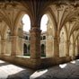 Le monastère de san Zollo a été reconverti en hôtel de luxe, il recèle un cloître plateresque de la Renaissance qui peut se visiter.