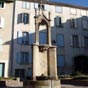 Fontaine située près de l'église Saint-Jacques de Villegoudou.