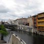 Pont Vieux construit au XVIIIe siècle. Trois ponts relient les deux berges de l'Agout et le centre historique de la ville de Castres dont les maisons sur l'Agout constitue le centre névralgique.