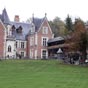 Originellement conçu en 1471 comme un ancien fief relevant du château d'Amboise, le château du Clos Lucé passe entre plusieurs mains avant d'être acheté par Charles VIII et de devenir une résidence d’été des rois de France. Il gardera cette fonction jusqu'en 1516 où François Ier le met à la disposition de Léonard de Vinci, qui y vivra trois ans, jusqu'à sa mort le 2 mai 1519. 