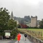 Nous arrivons à Sénergues, accompagnés par une pluie automnale (crédit photo M. Jérémie).