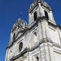 Cathédrale Notre-Dame. À la fin du XIIIe siècle, en pleine période de prospérité pour la ville, l'évêché fait construire une série de bâtiments ecclésiastiques, dont une nouvelle cathédrale bâtie sur un ancien sanctuaire roman devenu trop exigu. L'édifice