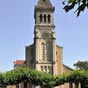 Église Saint-Vincent-de-Xaintes. Cette église porte le nom du premier évêque de la ville. Le saint évêque aurait été martyrisé à cet endroit. Construite sur l'emplacement d'une basilique du XIe siècle, érigée elle-même sur un temple gallo-romain, l'église