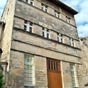 La maison romane de Saint-Gilles a été construite aux XIIe et XIIIe siècles. Elle est traditionnellement présentée comme la maison natale de Clément IV, pape de 1265 à 1268. Elle abite aujourd(hui un musée lapidaire.