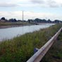 Le chemin longe le canal à Codognan.