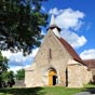 L'église Saint-Pierre à Dampierre : situé à cinq kilomètres du bourg de Gargilesse, le village de Dampierre possède une église romane du xiie siècle. Très belle dans ses proportions, et caractéristique avec son clocher en bardeaux de châtaignier, cette pe