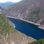 Le lac artificiel créé par la construction du barrage de Salime.