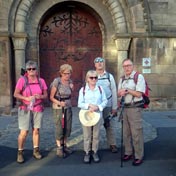 Départ devant l'abbatiale Saint-Austremoine à Issoire