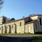 Saugnac-et-Muret : l'église Notre-Dame est doté d'un clocher-tour carré et de nefs ogivales.