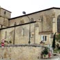 Miradoux : église Saint-Orens et Saint-Louis. Cette imposante église du XIIIe siècle est construite sur l'emplacement du château fort. De l'édifice militaire ne subsiste que le donjon avec son escalier en colimaçon et ses meurtrières, qui a été transformé