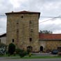 Lezama : Maison-Tour; les nombreuses maisons solaires et les tours de lignée qui ont été bâties dans leur juridiction révèlent des fortes racines médiévales.