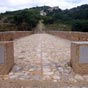 Pont à l'entrée d'arboras.