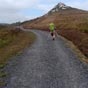 Après 17 km de marche, nous sommes dans la montée vers le col qui marque le passage de la Sierra de Careón.