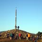 La cruz del Ferro est située à 1 490 m d'altitude. Peut-on passer en ce lieu emblématique du Camino sans marquer une courte pause ?  