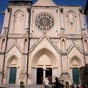 L'église Saint-Roch est construite en style néo-gothique. Saint Roch étant un saint très populaire à Montpellier, une cotisation populaire eut lieu afin d'obtenir les fonds dans le but de construire une église honorant sa mémoire. Ce fut fait entre 1860 et 1868 par J. Cassan, architecte qui édifia cette église.