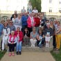 Belle image des membres de la Confrérie, participants à cette découverte du golfe du Morbihan, dans les jardins de l'espace Montcalm.