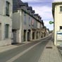 Rue Bourg-Mayou, artère principale de la ville de Morlaàs.