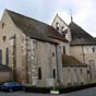 Neuvy-Saint-Sépulchre: La basilique Saint-Etienne : cet édifice devint rapidement un haut lieu de pèlerinage, fréquenté tant par les Jacquets en route pour Compostelle que par les dévots venant adorer les gouttes de sang ainsi que le fragment de tombeau d