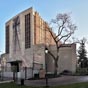 Montrouge : église Saint-Jacques-le-Majeur. Une première église paroissiale aurait existé au XIIIe siècle. Une mention de l'église existe au XIVe siècle, puis sous François Ier qui la fait restaurer en 1533. Mais les réparations ne suffisent pas et il fau