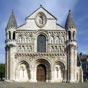 Notre-Dame-la-Grande est une église collégiale romane située à Poitiers. Sa façade sculptée est un chef-d'œuvre unanimement reconnu de l'art religieux de cette période. Les parois de l'intérieur sont peintes. 