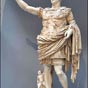 Dans la section Braccio Nuovo (Antiquités romaines), la statue d'Auguste est un bel exemple de l'art officiel romain.