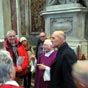 Le Père Michel nous présente notre guide, Valéry Lambert.