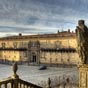 Vue sur la place de l'Obradoiro et l'hôpital des Rois-Catholiques.