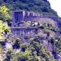 Le fort du Portalet, érigé au XVIe siècle et rénové au XIXe siècle, est partiellement édifié également sur la commune d'Etsaut (fort, prison, octroi, poste de garde).