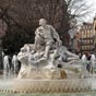 La statue de Pierre Goudouli (poète toulousain du début du XVIIe siècle) par Alexandre Falguière orne la place Wilson.