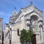 La basilique Saint-Martin et la Tour Charlemagne