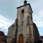 Le Veurdre : L'église Saint-Hippolyte date du XIe siècle et a été remaniée à plusieurs reprises. Le clocher est du XVe siècle (photo Jack Trouvé).