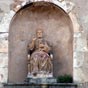 Statue de saint Pierre sur la façade.