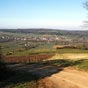 Asquins vu du vignoble à vins de Bourgogne.