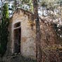 Chapelle Saint-Nicolas sur le chemin de liaison entre Asquins et le GR 13.