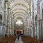 Nef de la basilique Sainte-Madeleine.