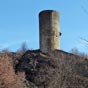 Donjon circulaire dit philippéen édifié par le Dauphin d'Auvergne début XIIIe siècle.